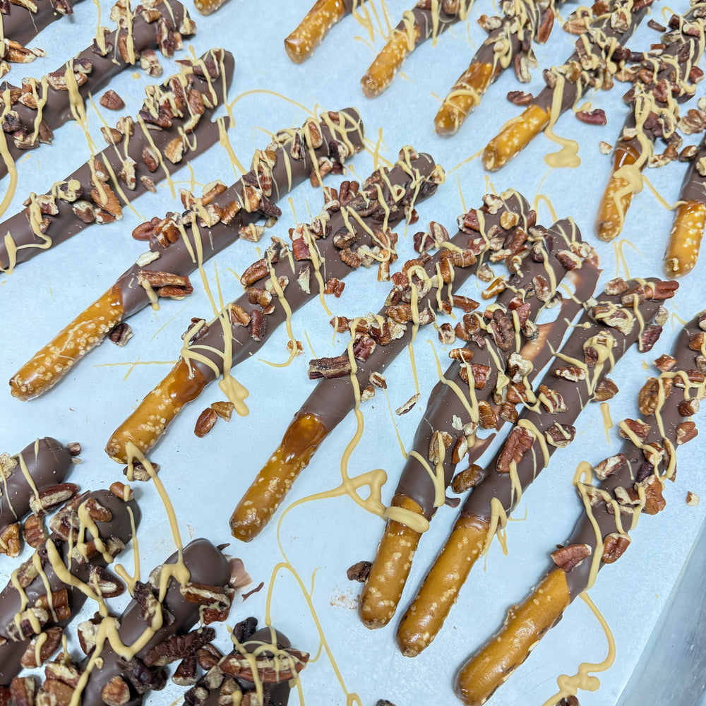 Turtle Caramel & Milk Chocolate Pretzel Rod